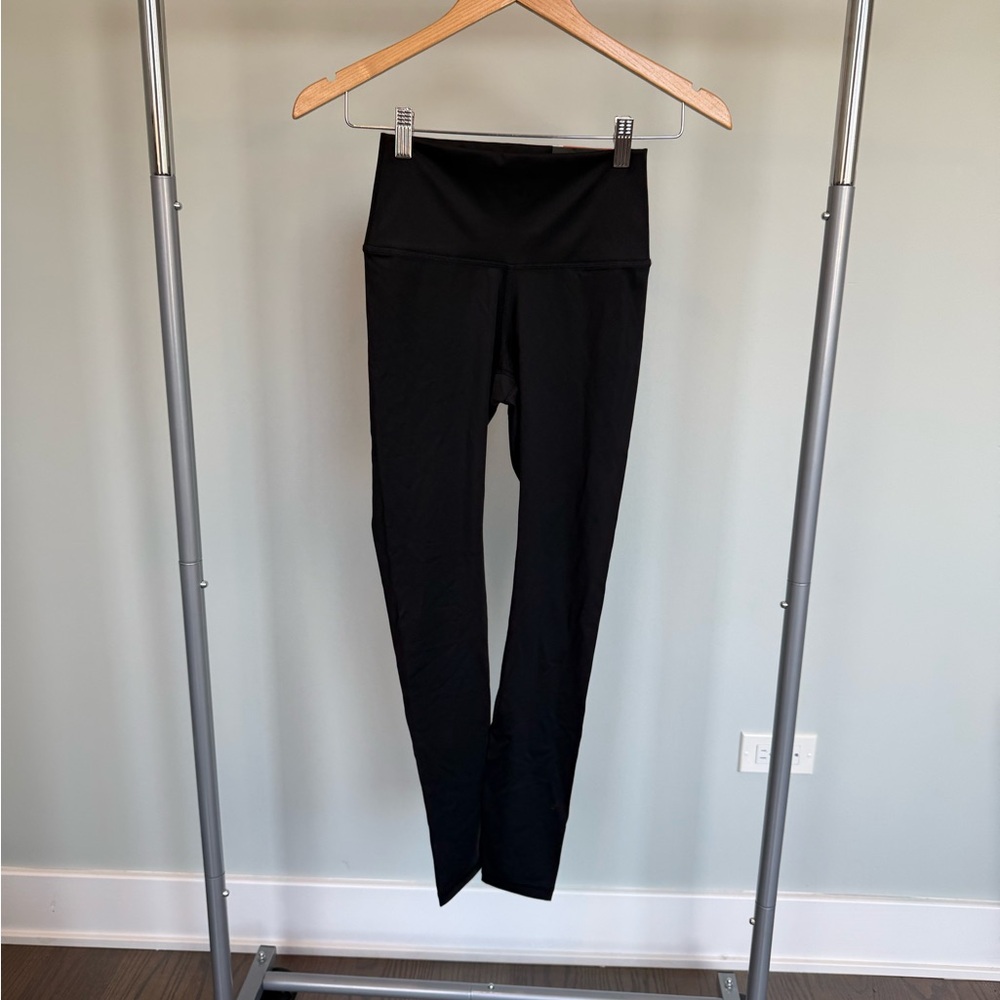 NWT Gilly Hicks Go Energize Black Leggings size Small